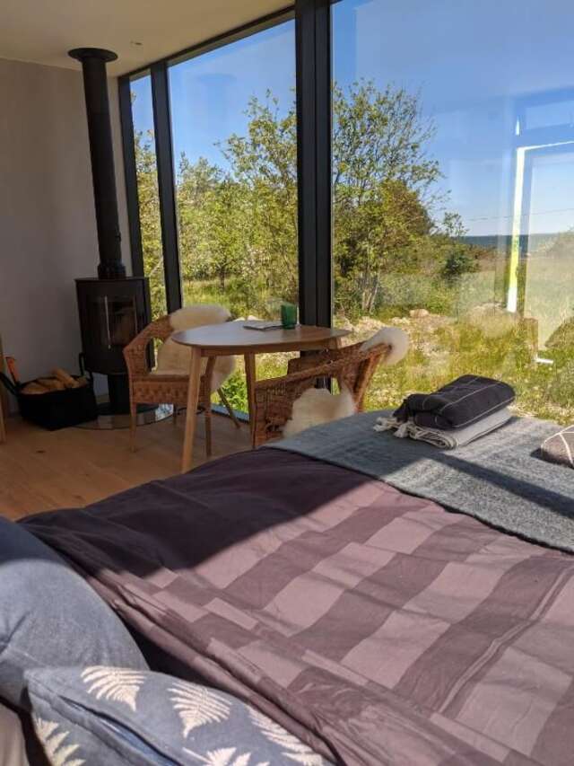 Дома для отпуска Seaside getaway in Ööd mirror house Kibru-40