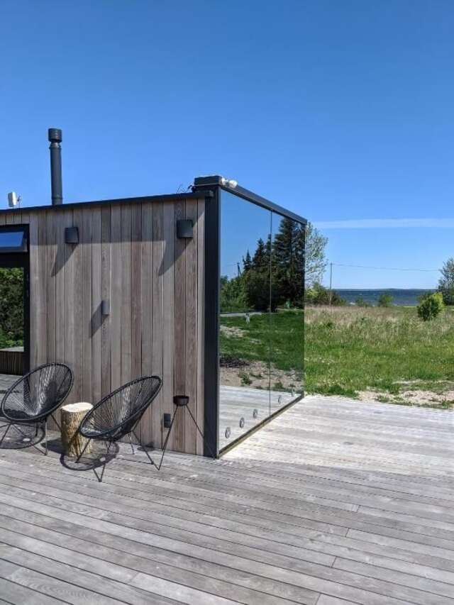 Дома для отпуска Seaside getaway in Ööd mirror house Kibru-41